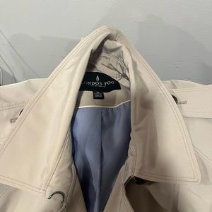 Women London Fog long trench coat.  Xl